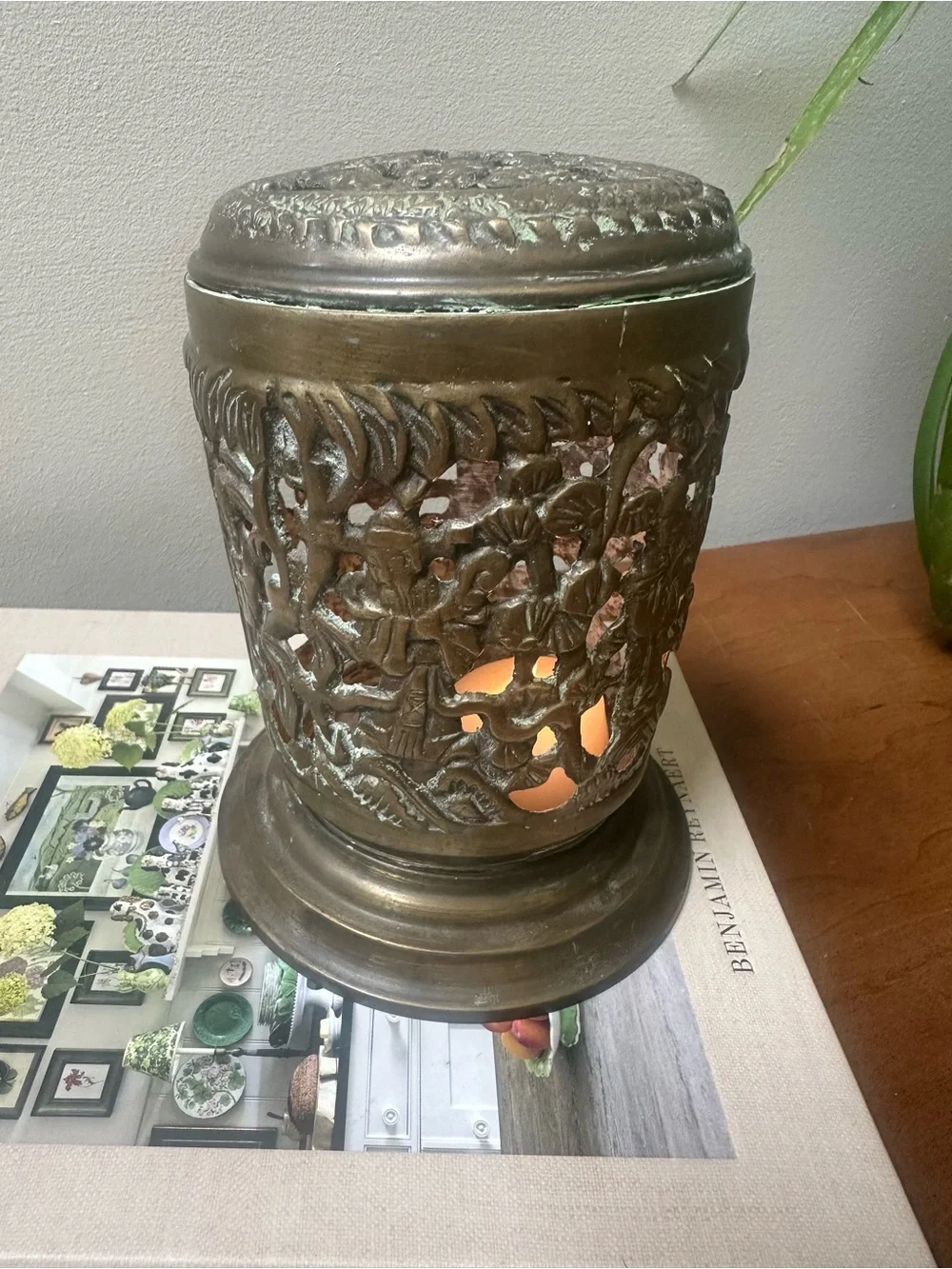 N/A ornate mcm